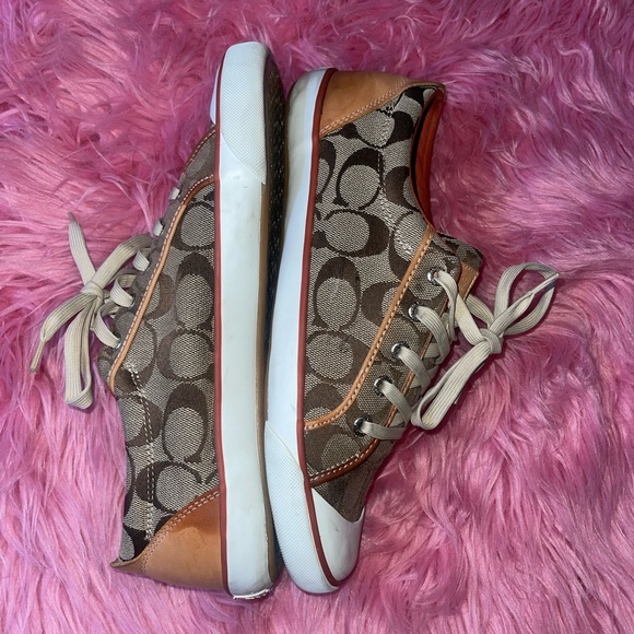 🌸Khaki coach logo sneakers🌸 - Picture 6 of 6